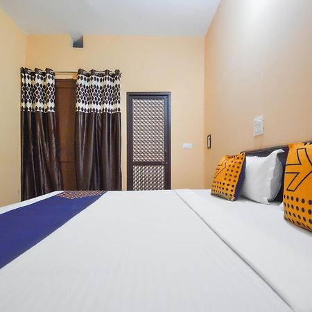 Spot On Hotel Diamond Sohana Экстерьер фото