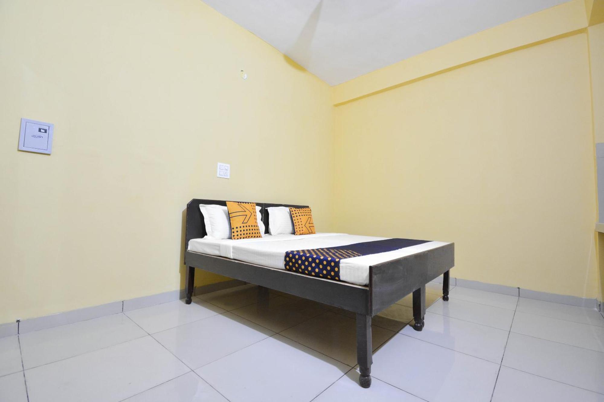 Spot On Hotel Diamond Sohana Экстерьер фото